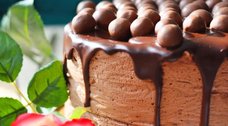 Рецепт муссового торта с шоколадными коржами и Нутеллой