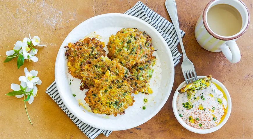 Оладушки из кукурузы с фаршем и овощами