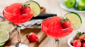 Алкогольная клубничная маргарита