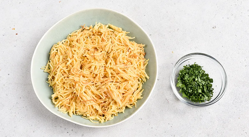 Жареная вермишель с яйцом