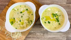 Яичный суп из пасты и сыра