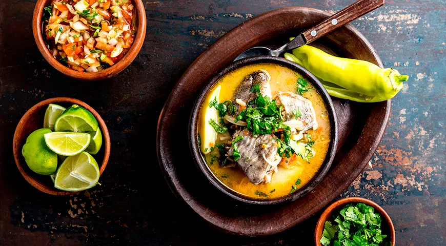 Caldillo de congrio — традиционный чилийский суп с рыбой конгрио