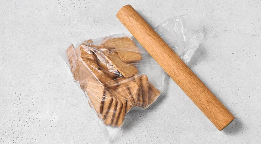 Пирожные Муравейник из печенья, со сгущёнкой и орехами
