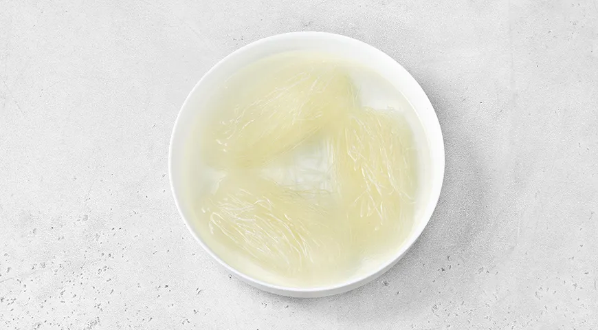 Фунчоза с морепродуктами и овощами