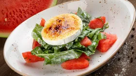 Простые рецепты с сырами и салатом