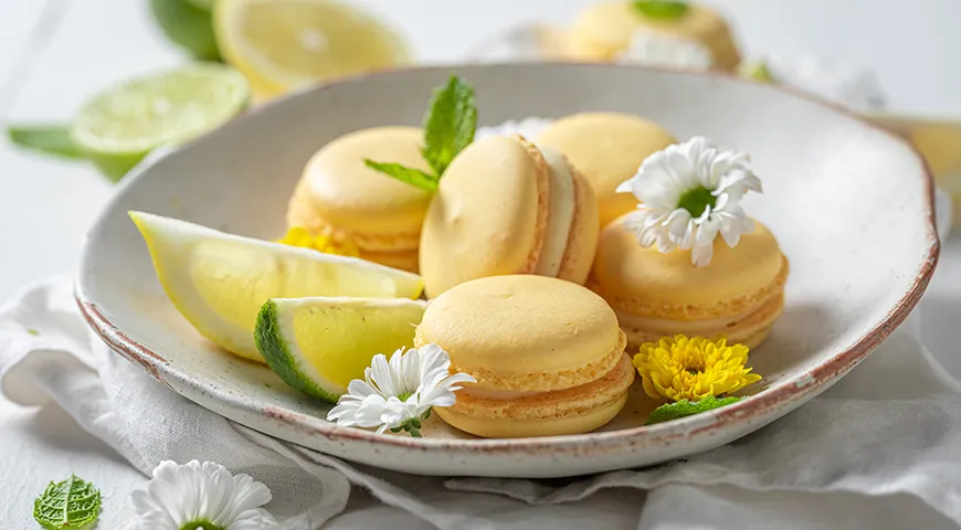 Лимонные макарон с курдом