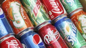 Продажи газировок Coca-Cola, PepsiCo и Dr Pepper Snapple, снижаются уже 12-й год подряд