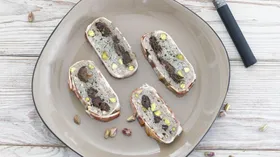 Рецепты для новогоднего меню с черносливом и птицей