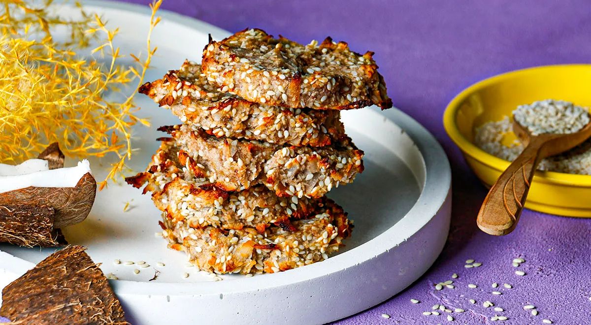 Рецепт кокосово-бананового печенья с кунжутом, без муки и сахара