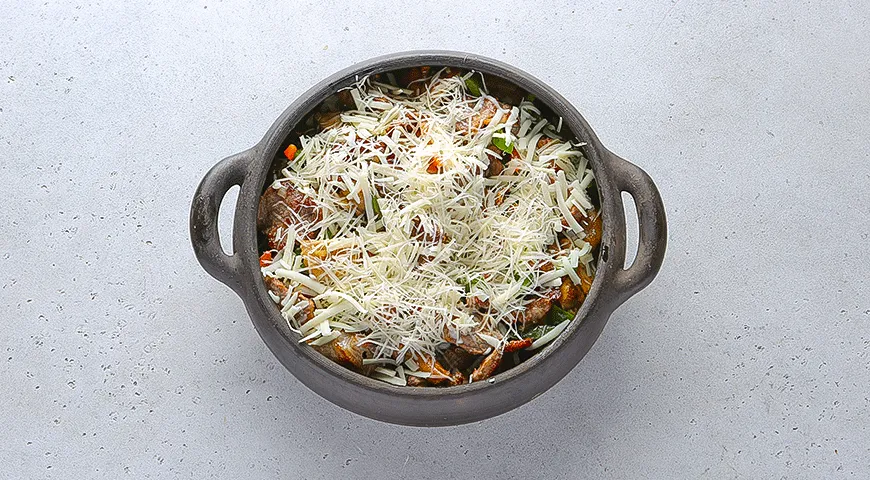 Жаркое из свинины с грибами и овощами