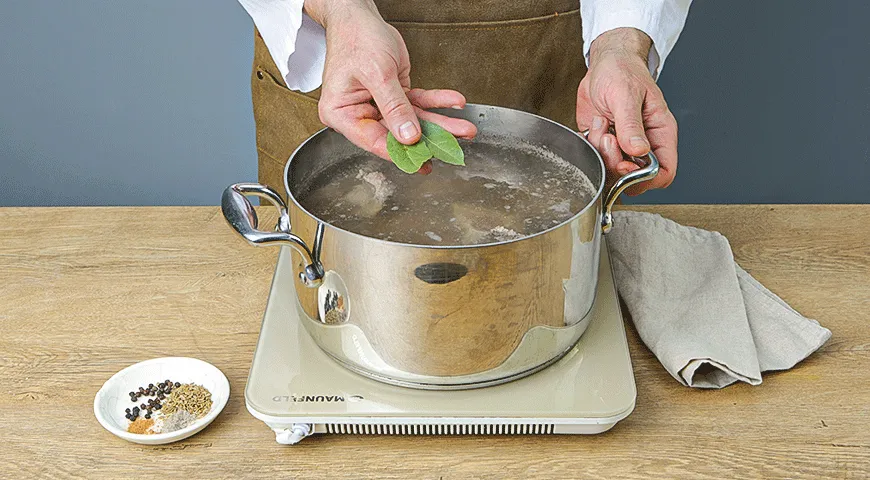 Лапша ланчжоу в говяжьем бульоне