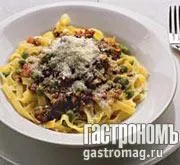 Фетуччине алла боскайола ("Паста лесника")