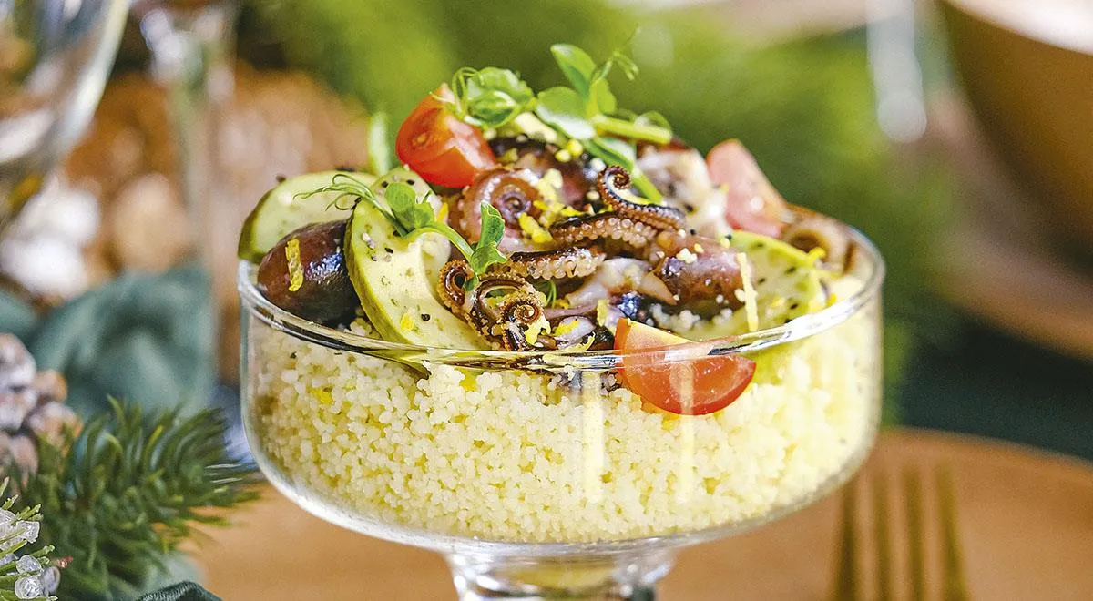 Салат с авокадо и осьминогом, рецепт