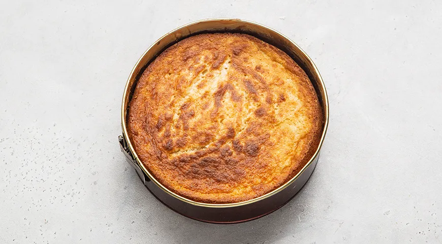 Манник на кефире с яблоками по-домашнему