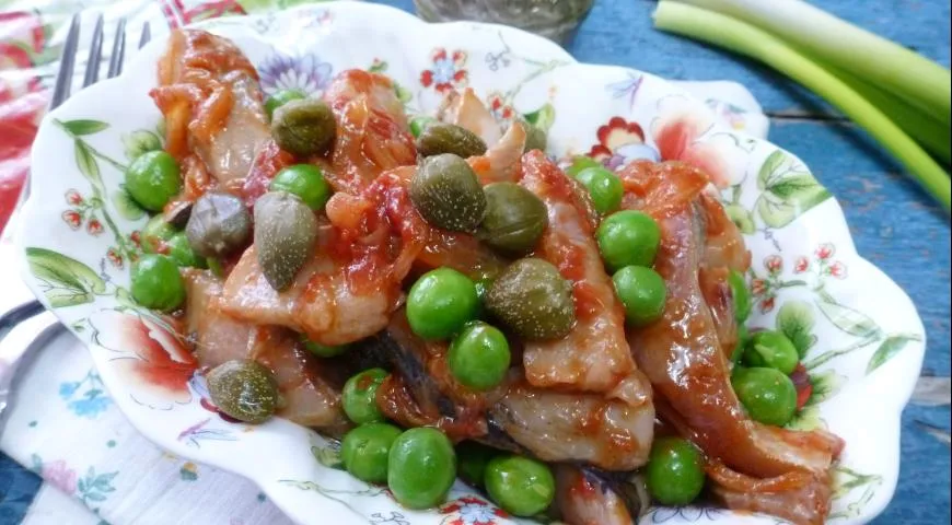Рецепт селёдки с зеленым горошком под томатным маринадом