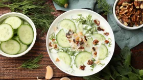 Огурцы с укропом: 5 простых закусок и салатов