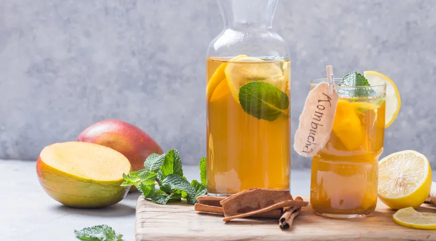 Комбуча с манго и мятой  