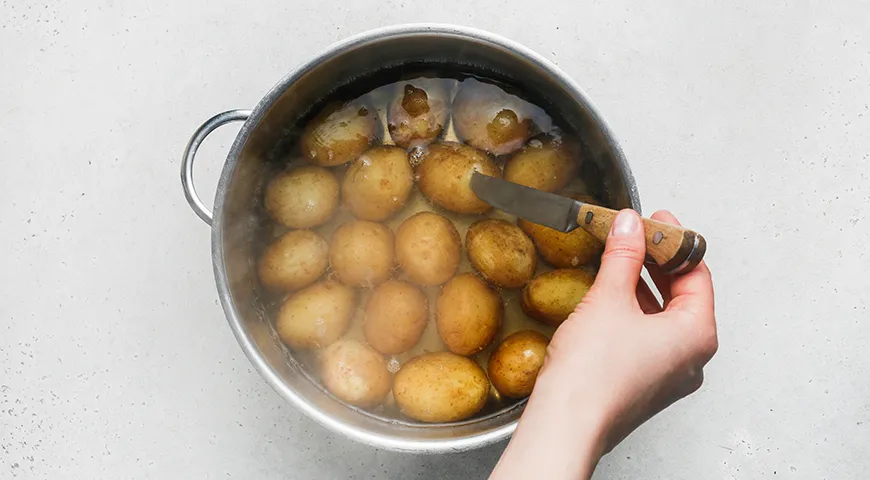 Жареная молодая картошка