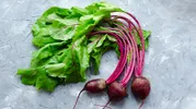 Свекольная ботва: чем она хороша и что с ней делать