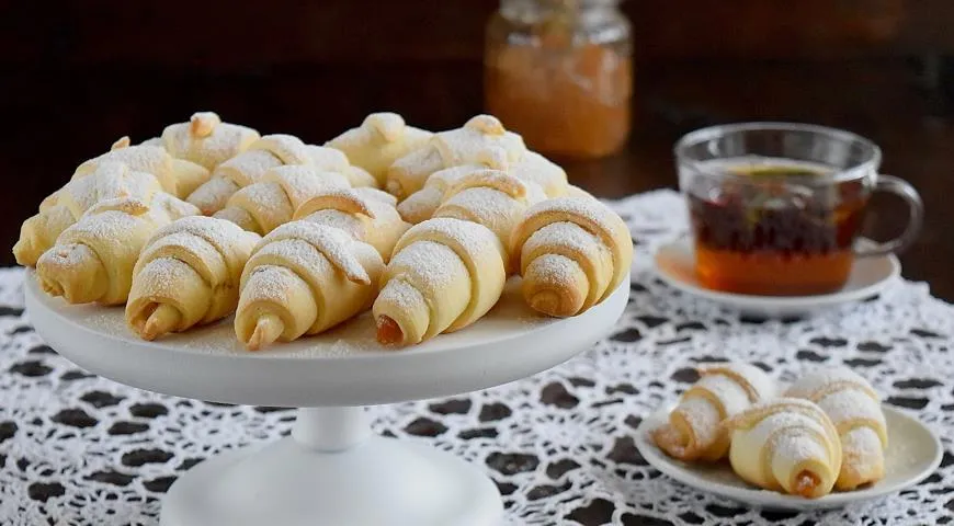 Рогалики с повидлом (рецепт на дрожжах)