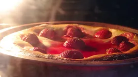 Пирог с клубникой