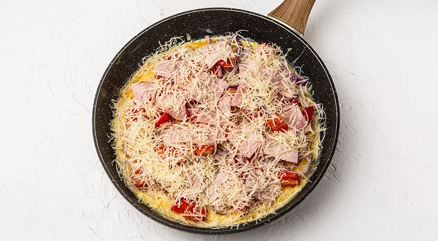 Ленивая пицца из лаваша на сковороде