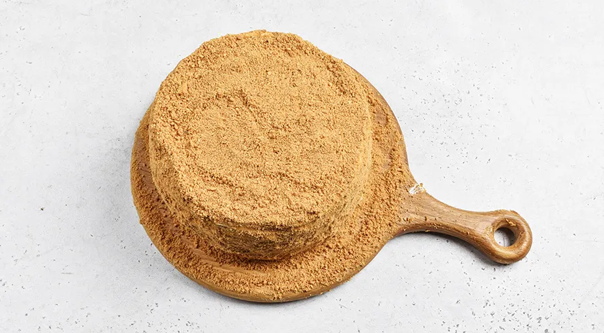 Медовик с черносливом и грецкими орехами