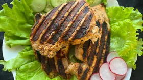 Индейка с зеленью и овощами