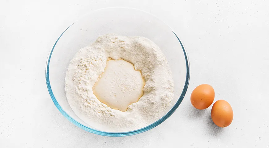 Пирог из дрожжевого теста с повидлом в духовке