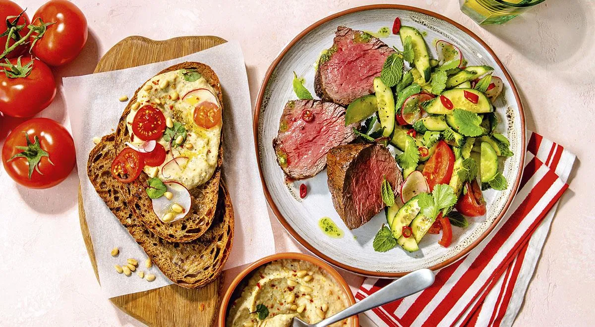 Рецепт стейка из говяжьей вырезки с летним салатом