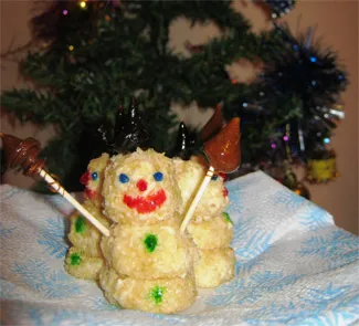 Творожные снеговики с карамелью
