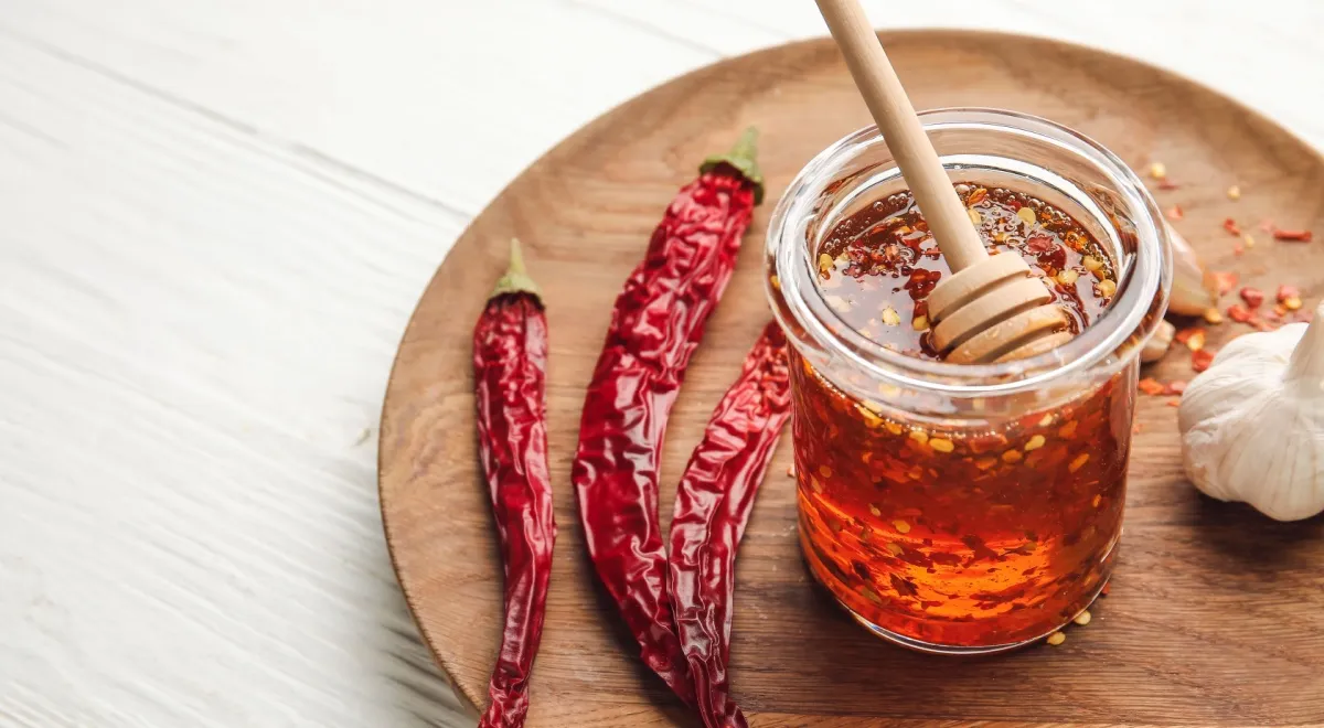 Мед с чили — один из новых и популярных примеров свайси