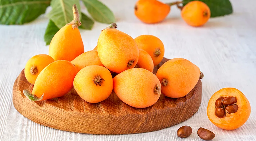 Суточная норма потребления японской мушмулы для взрослых — 150–200 г