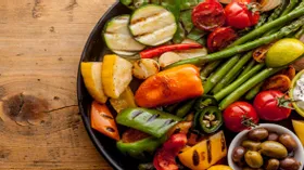 Новое исследование: люди, которые хотят питаться правильно, заменяют вредные продукты на овощи