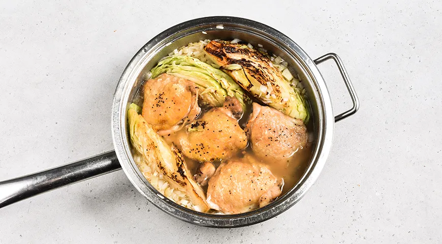 Курица с рисом и капустой в духовке