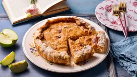 Пирог с продукцией пчеловодства