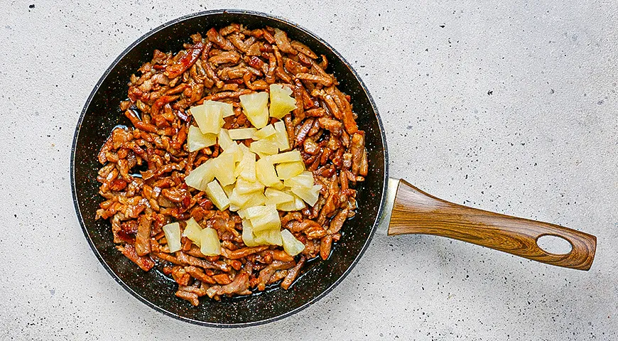 Ананасовая свинина с кокосовым рисом
