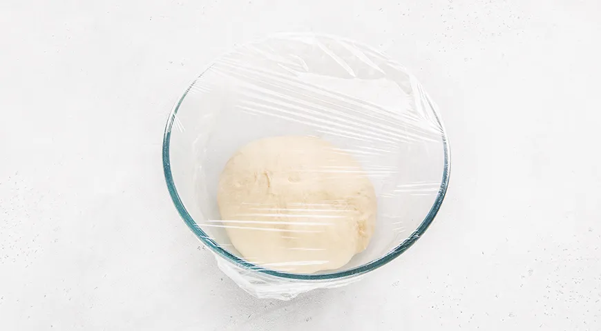 Пирог из дрожжевого теста с повидлом в духовке