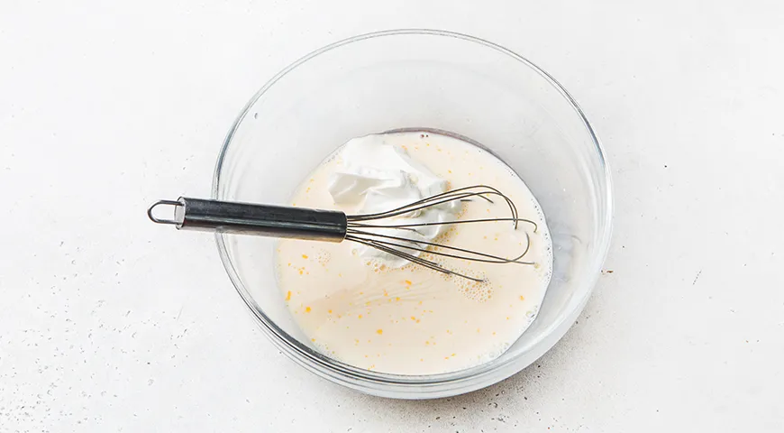 Оладьи на сметане с яблоками