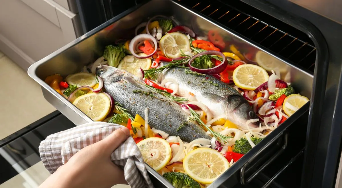 Рыба, запеченная в фольге в духовке: 20 отличных рецептов