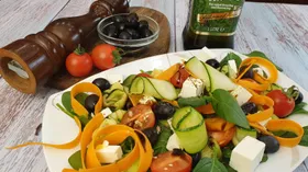 Рецепты с сырами, кунжутом и салатом