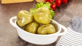 Соленые зеленые помидоры на зиму холодным способом