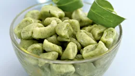 Зеленые ньокки с шалфейным маслом