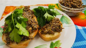 Постная грибная икра из шампиньонов