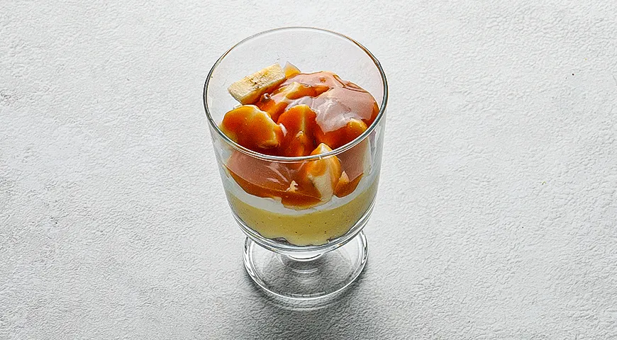 Банановый десерт  с карамелью