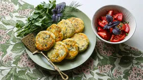 Сырники с зеленью и адыгейским сыром