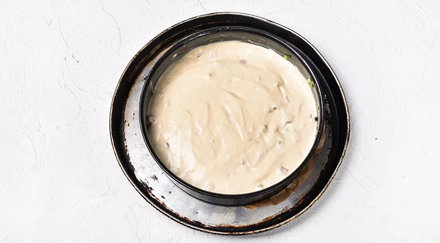 Заливной пирог с колбасой