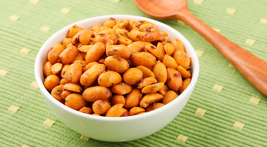 Жареный арахис с тмином и асафетидой