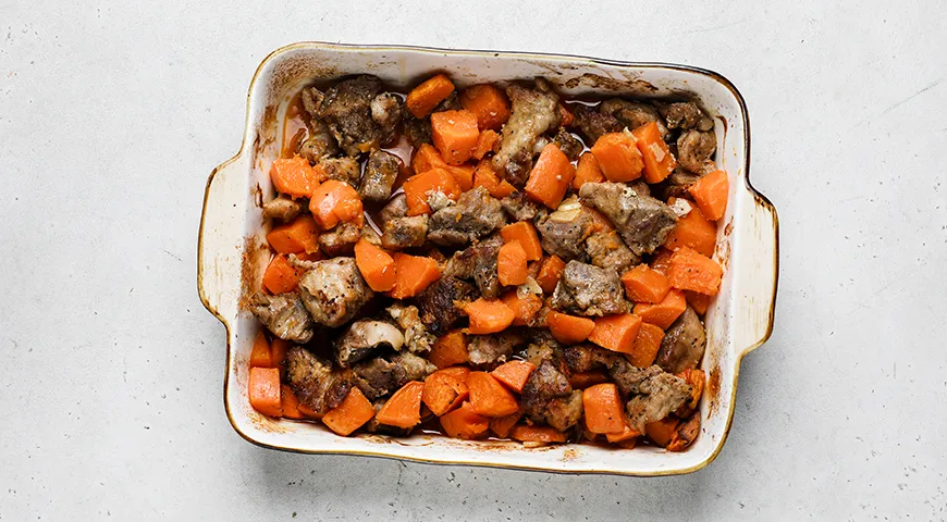 Батат, запеченный в духовке с мясом