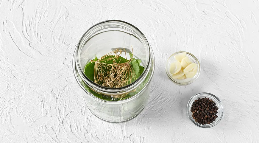 Зеленые помидоры дольками на зиму